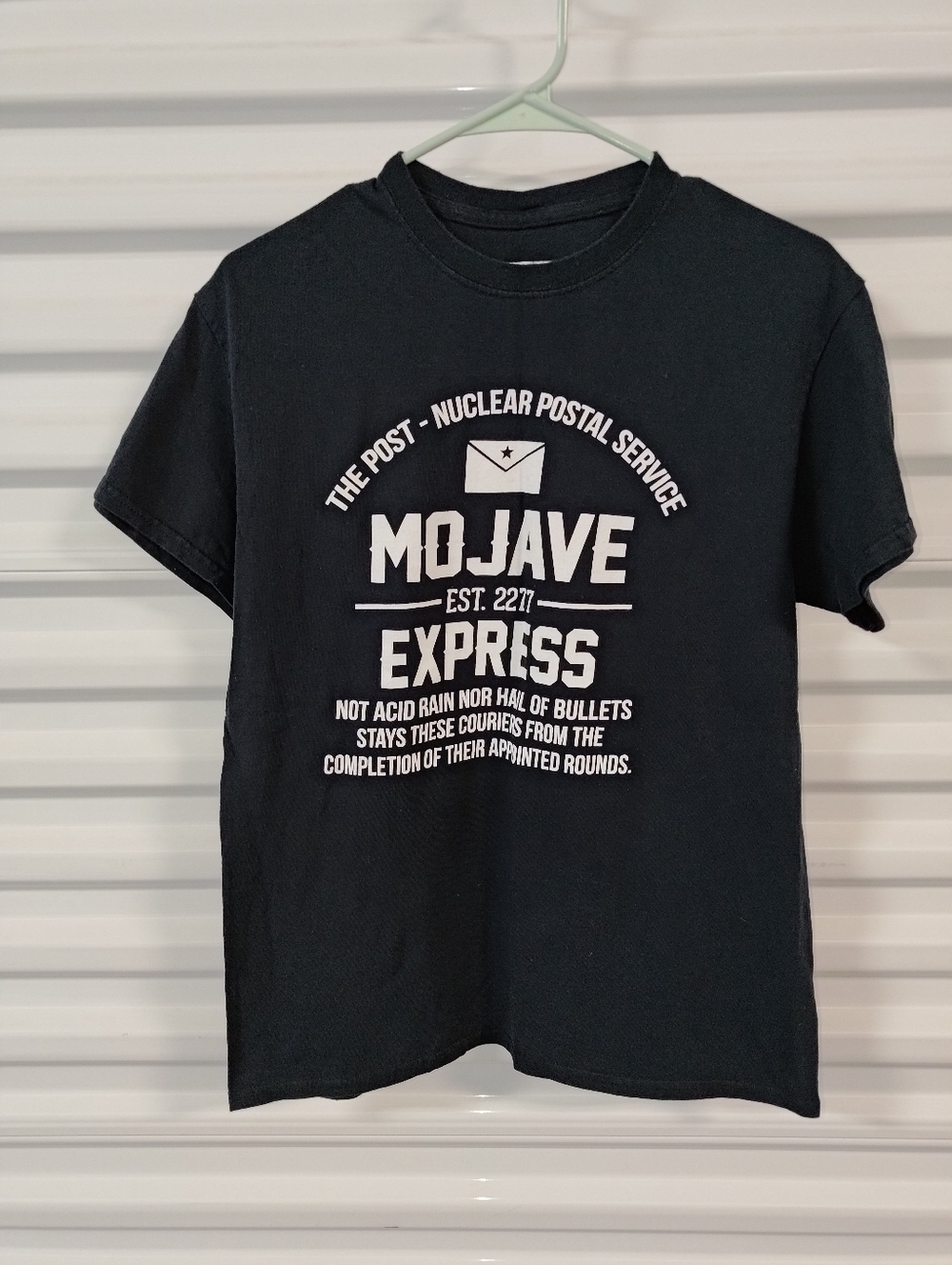 Mojave Express - The Post Nuclear Postal Service Men's T-Shirt - M